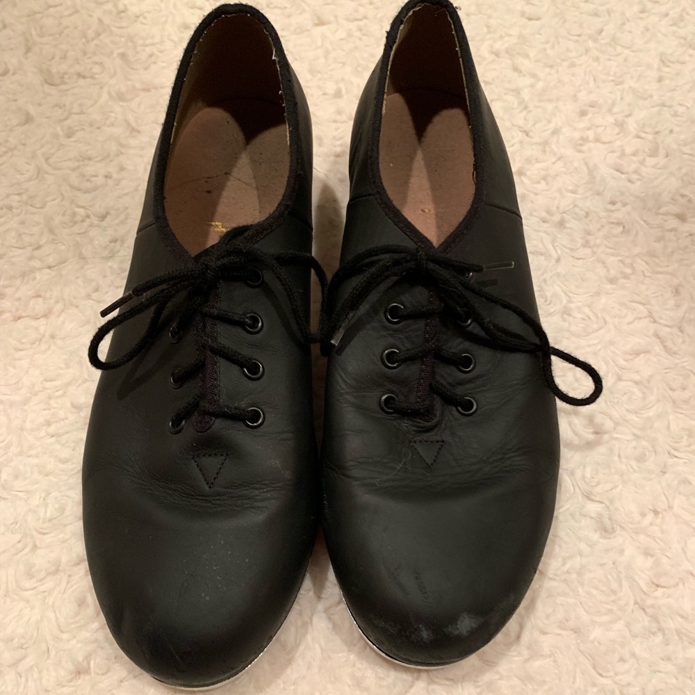 Tap shoes, size 8